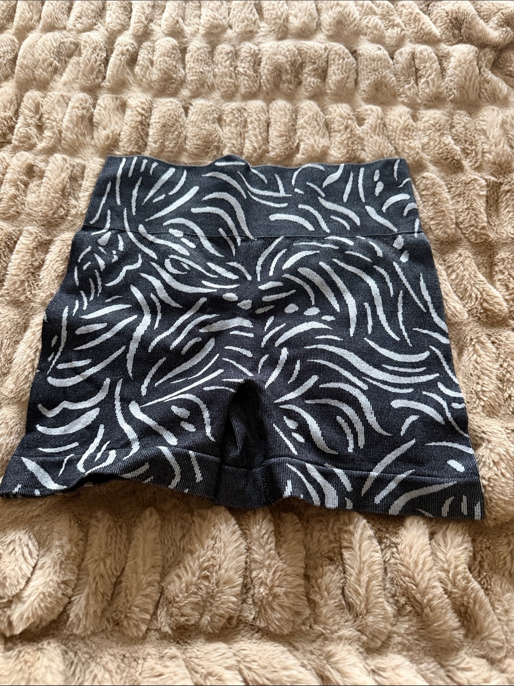 High-Waist Black & White Patterned Women’s Knit Shorts